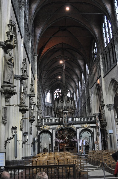 Inside Onze-Lievevrouwekerk1.JPG